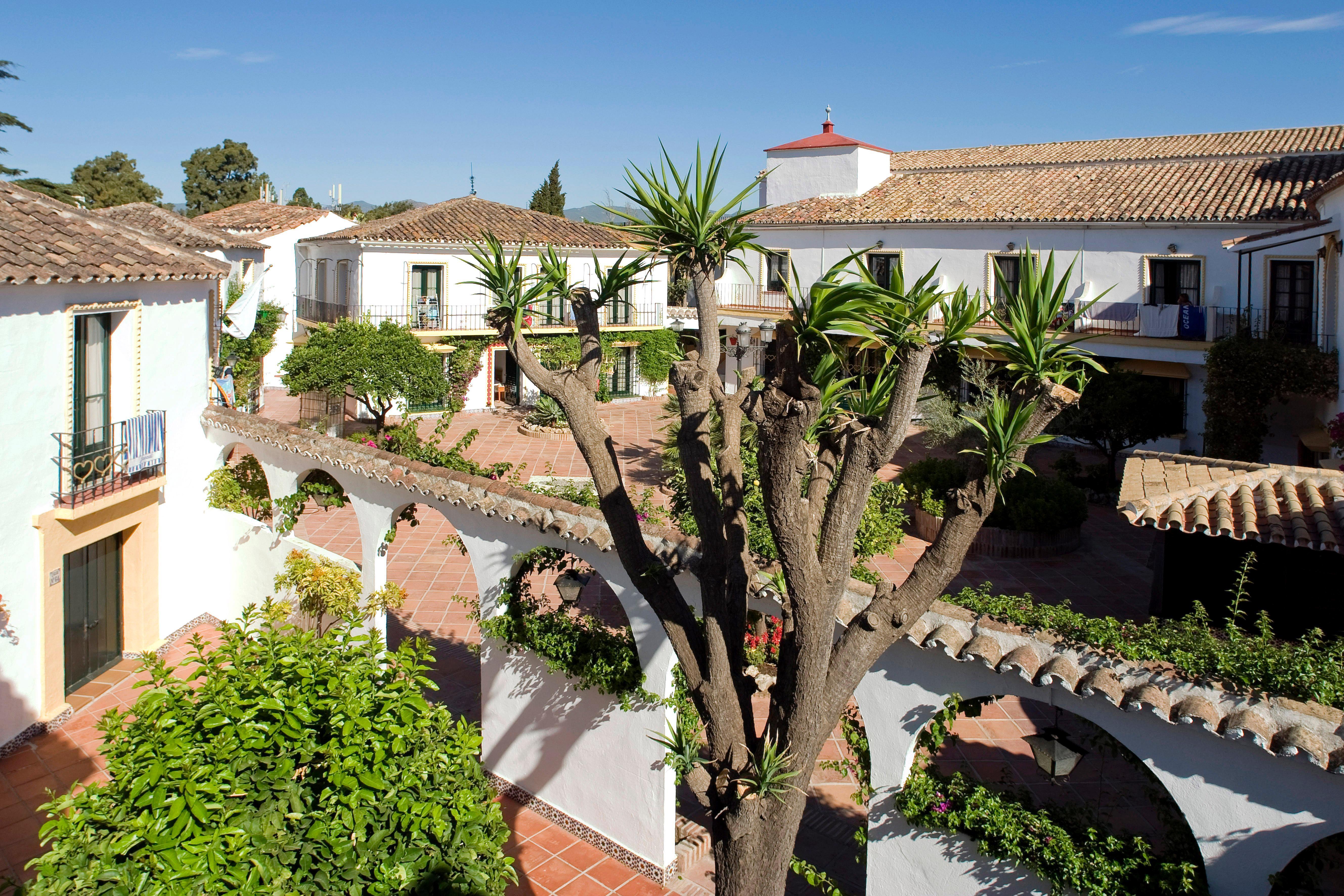 Globales Pueblo Andaluz Hotel San Pedro de Alcantara Exterior photo