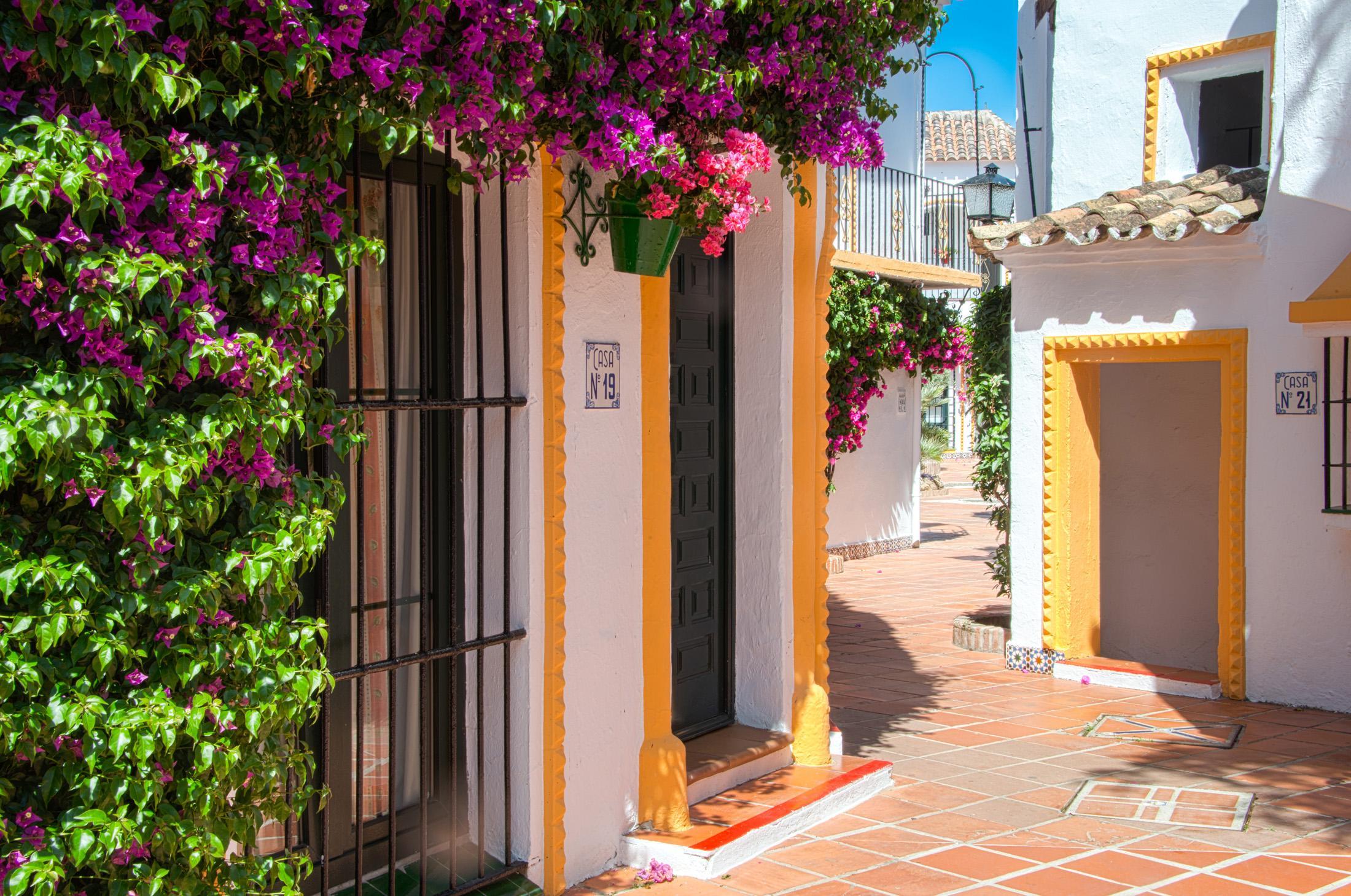 Globales Pueblo Andaluz Hotel San Pedro de Alcantara Exterior photo