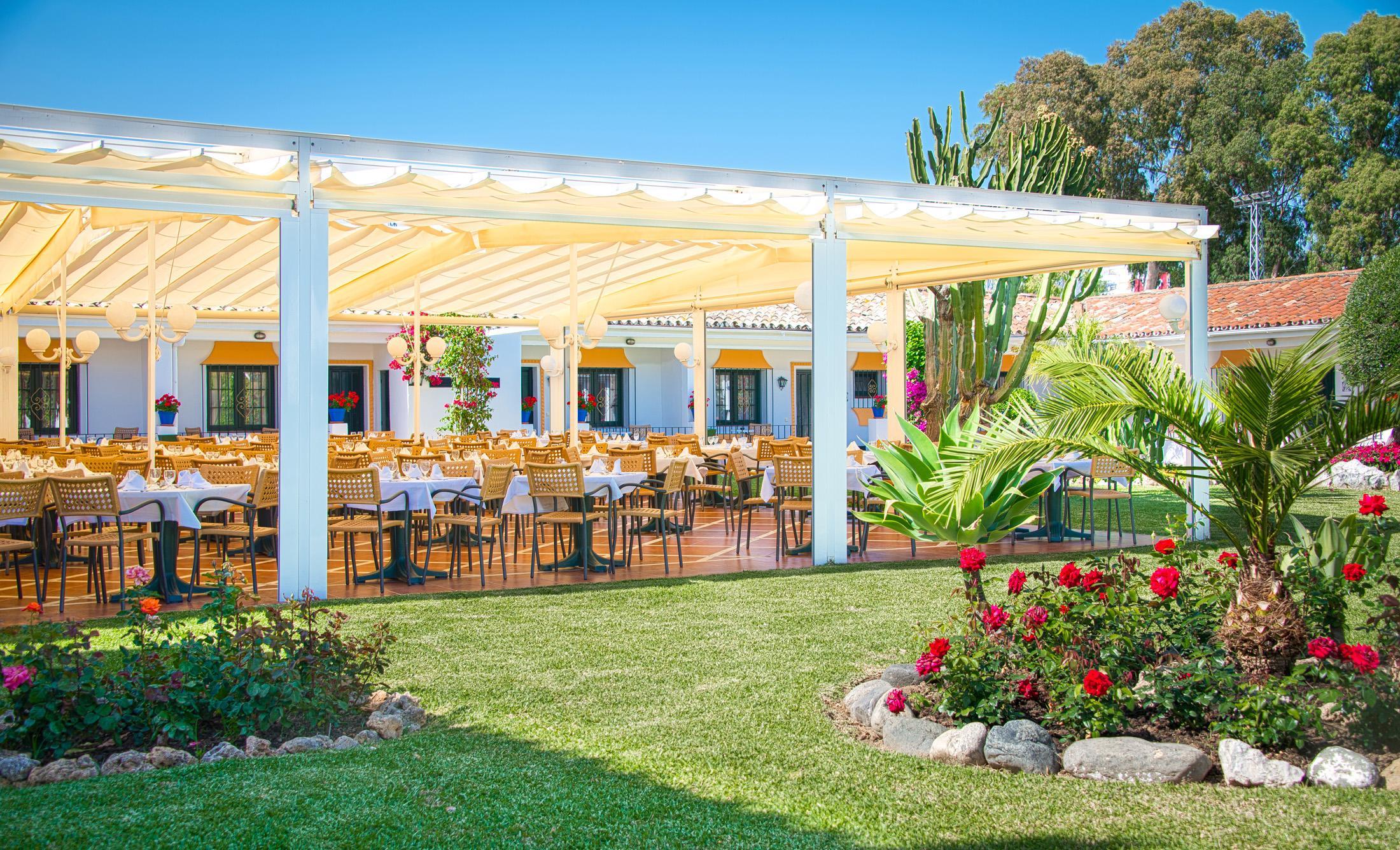 Globales Pueblo Andaluz Hotel San Pedro de Alcantara Exterior photo