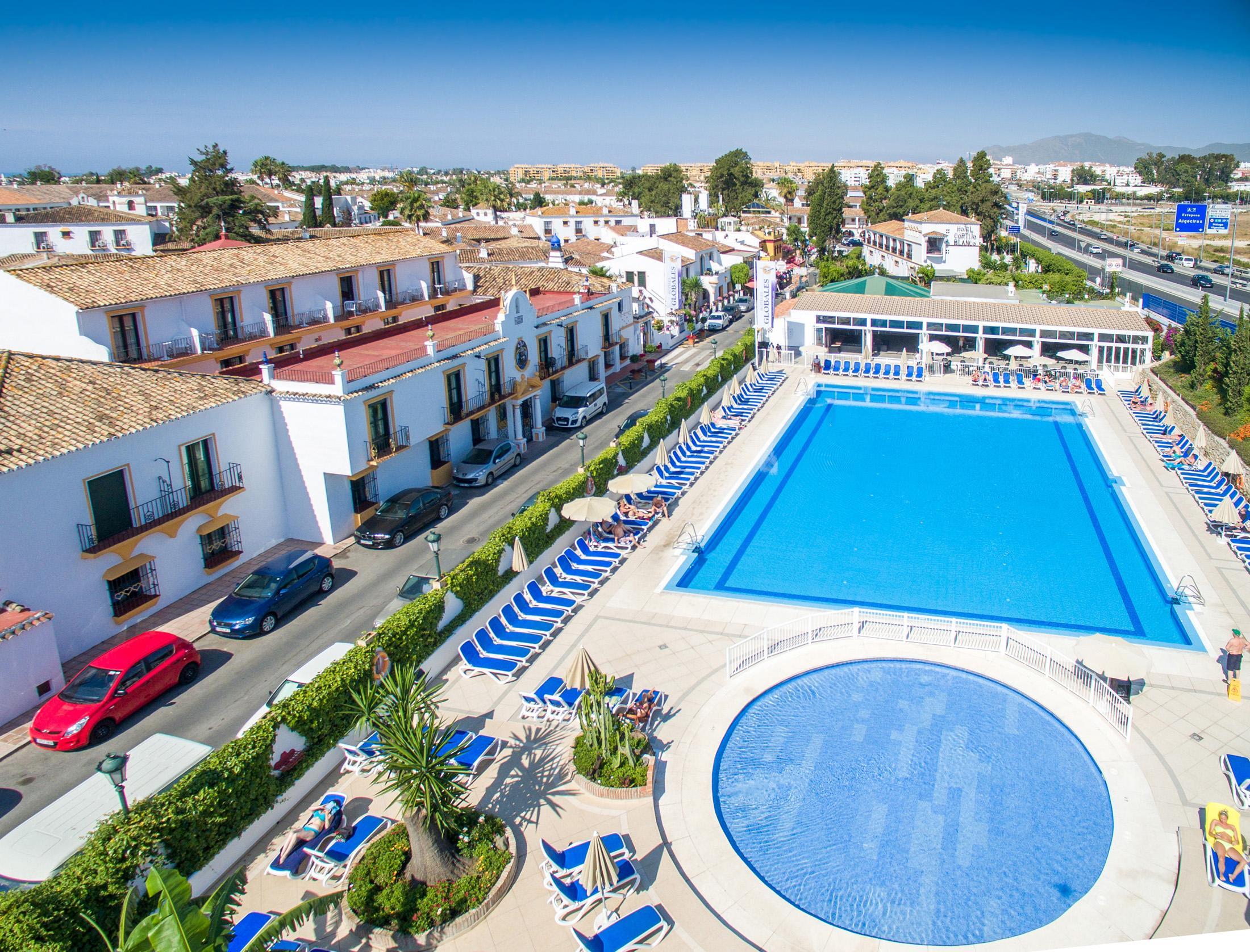 Globales Pueblo Andaluz Hotel San Pedro de Alcantara Exterior photo