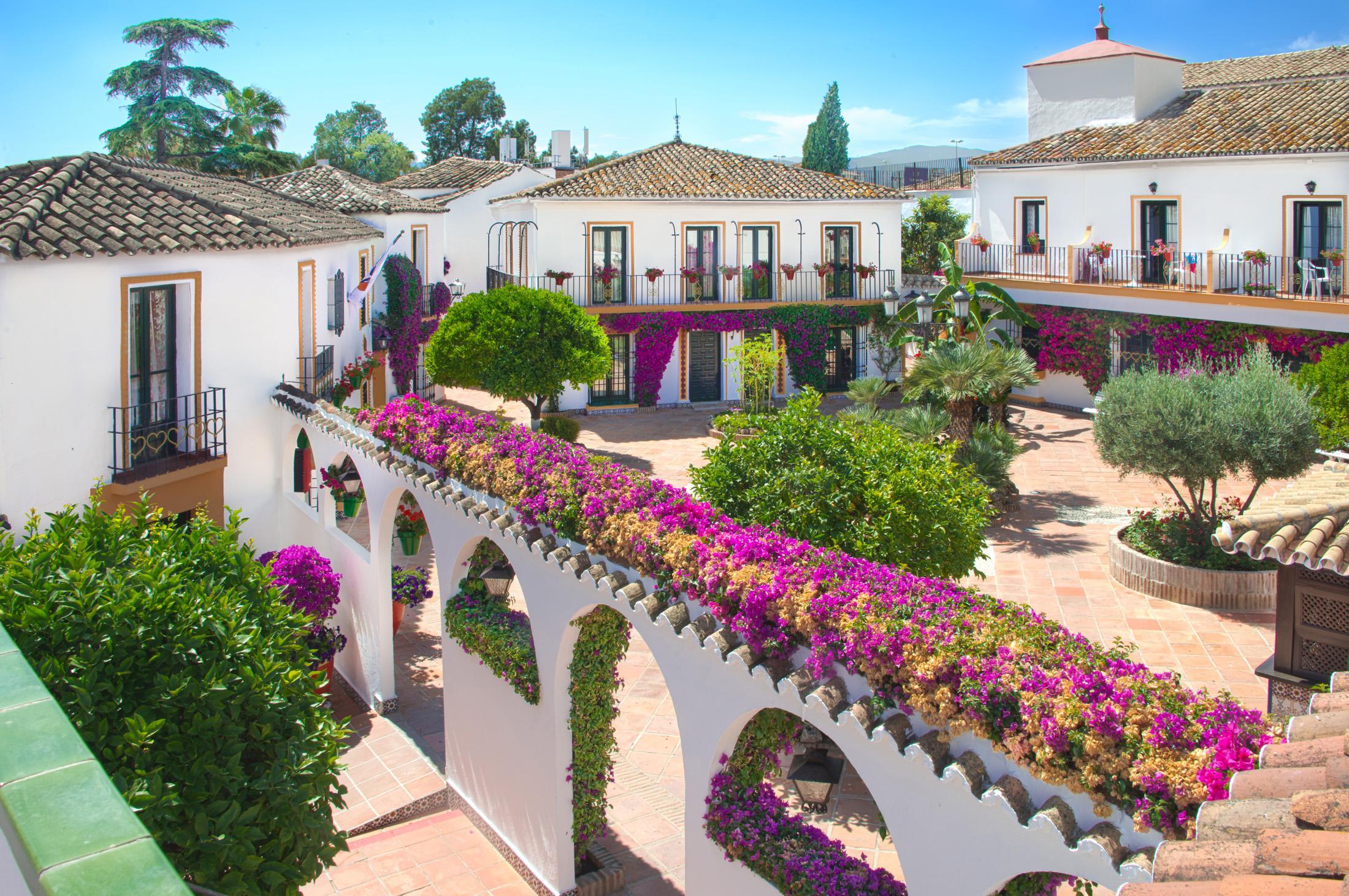 Globales Pueblo Andaluz Hotel San Pedro de Alcantara Exterior photo