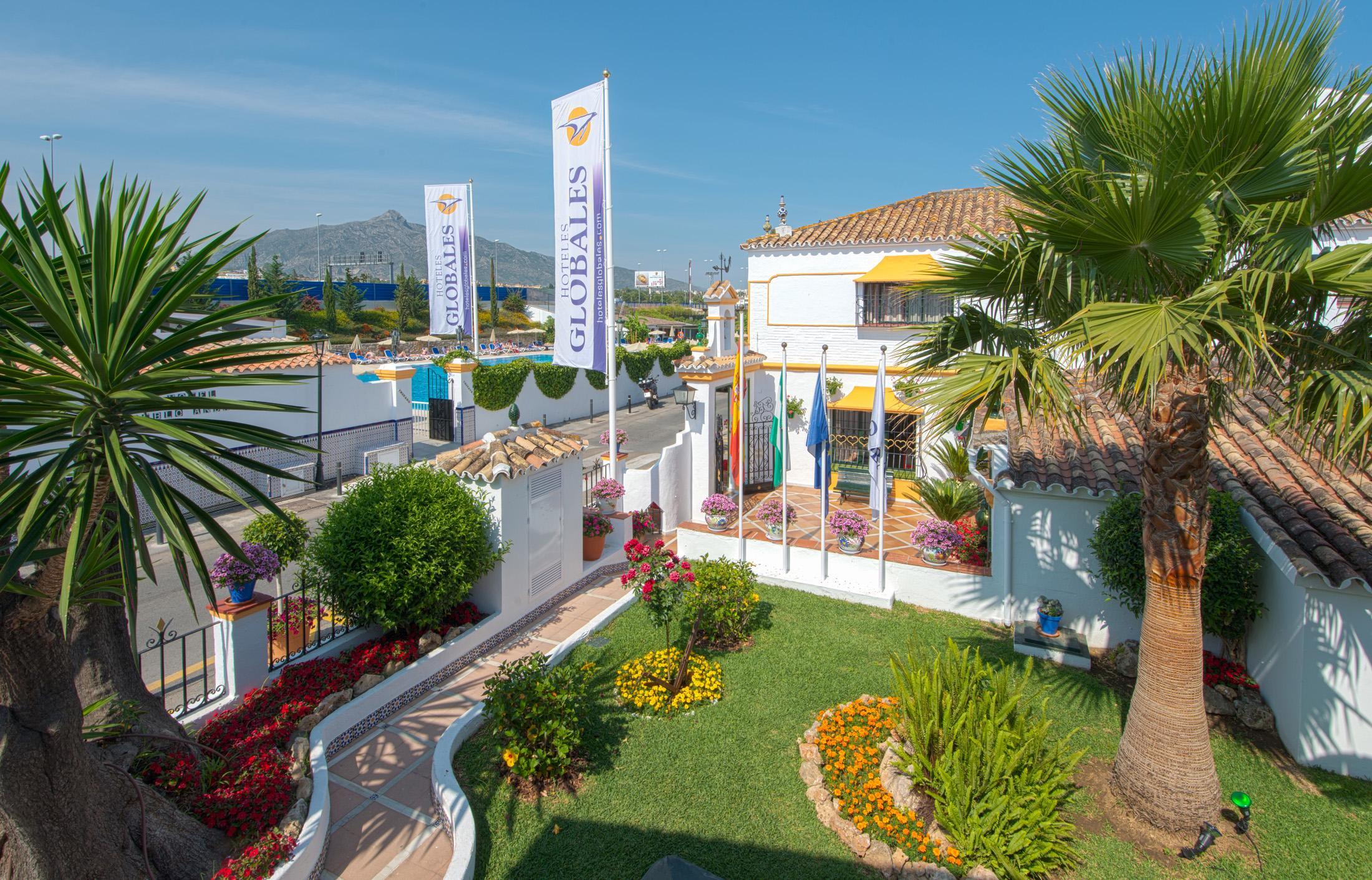 Globales Pueblo Andaluz Hotel San Pedro de Alcantara Exterior photo