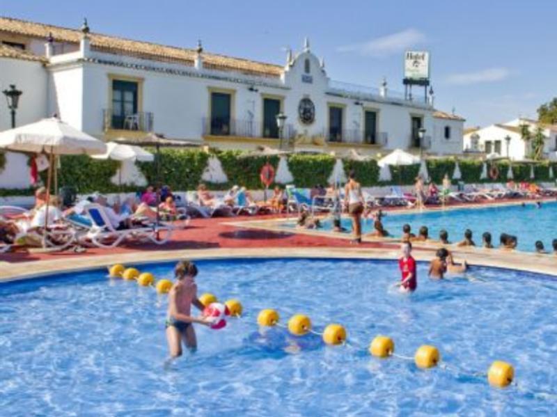 Globales Pueblo Andaluz Hotel San Pedro de Alcantara Exterior photo